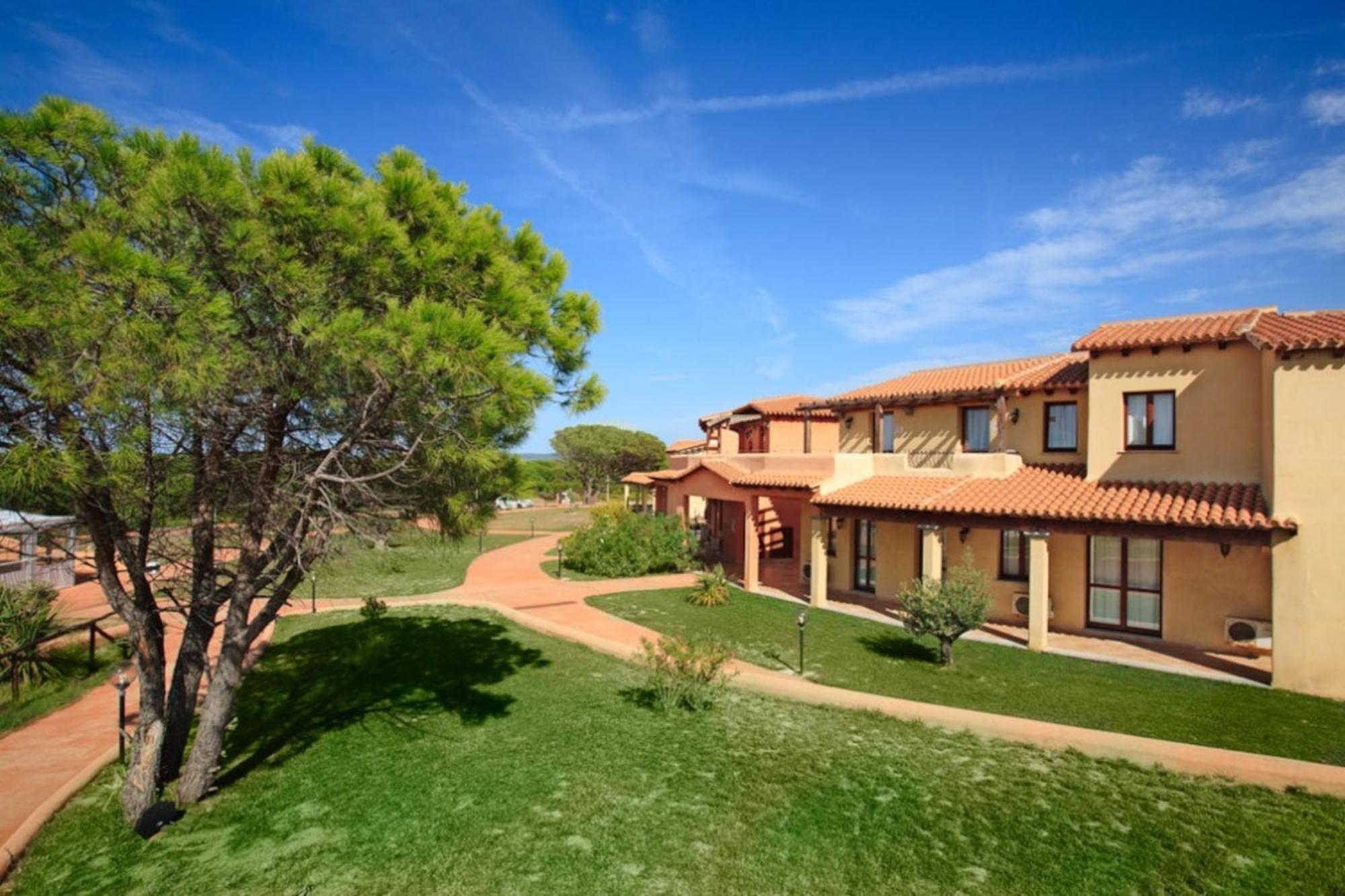 Residence Baia Dei Mirti Vignola Mare Exterior foto