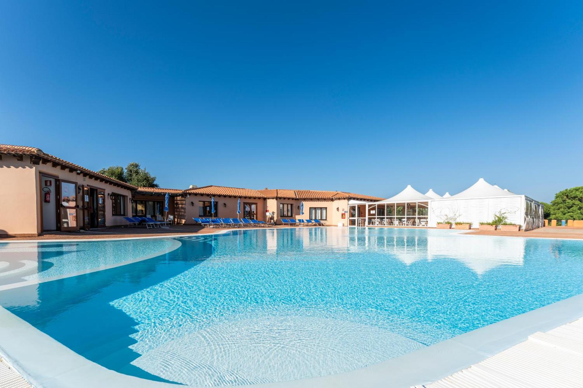 Residence Baia Dei Mirti Vignola Mare Exterior foto