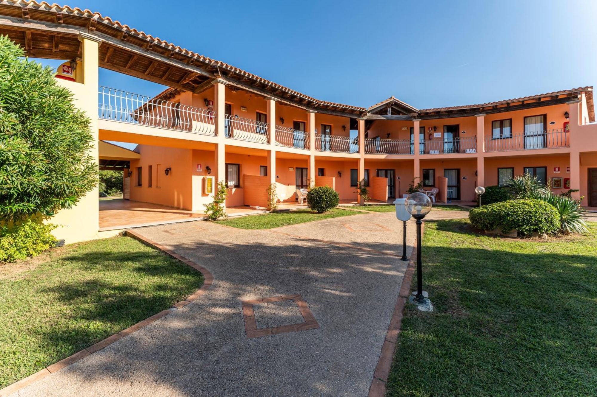 Residence Baia Dei Mirti Vignola Mare Exterior foto