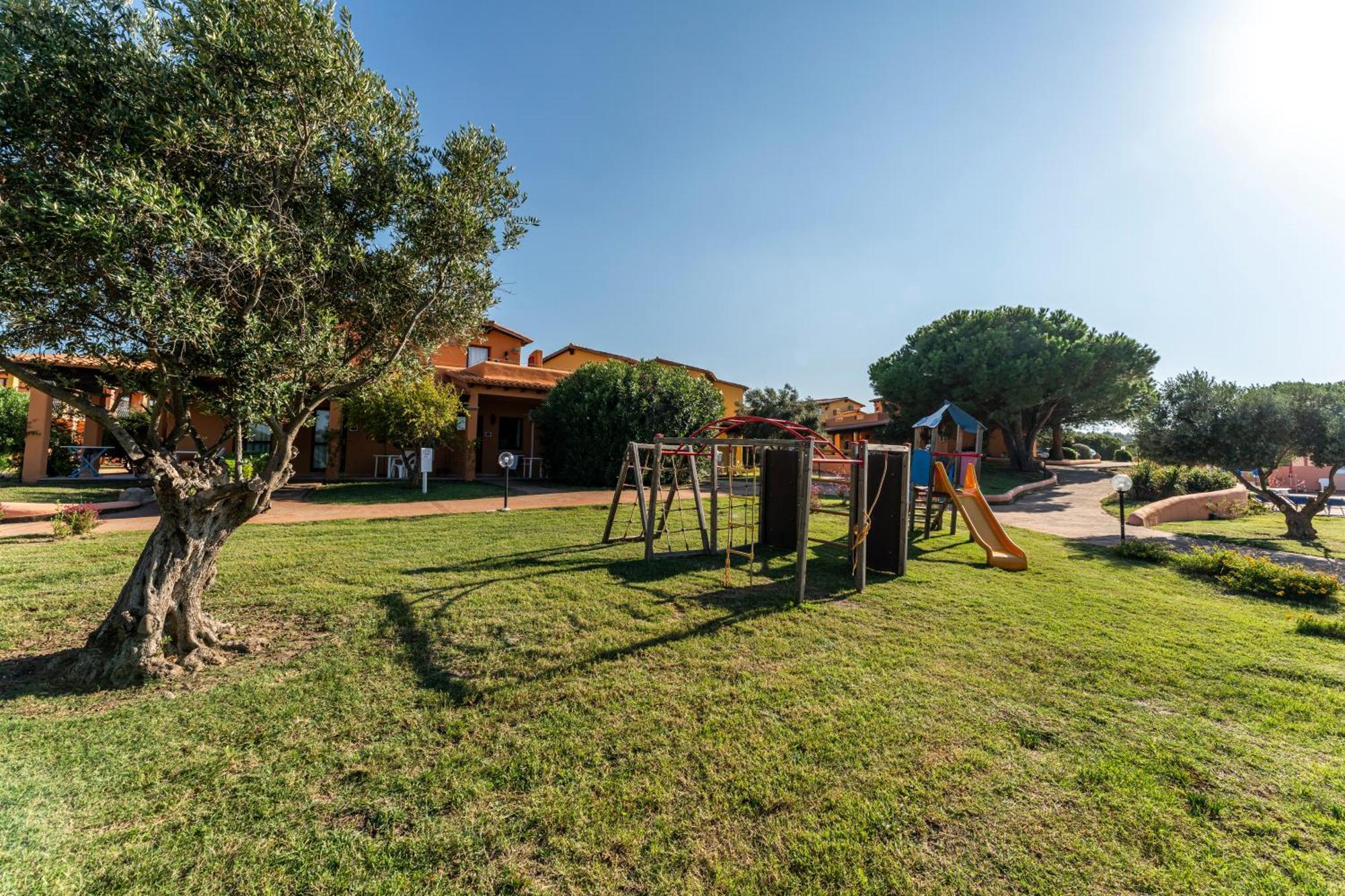 Residence Baia Dei Mirti Vignola Mare Exterior foto