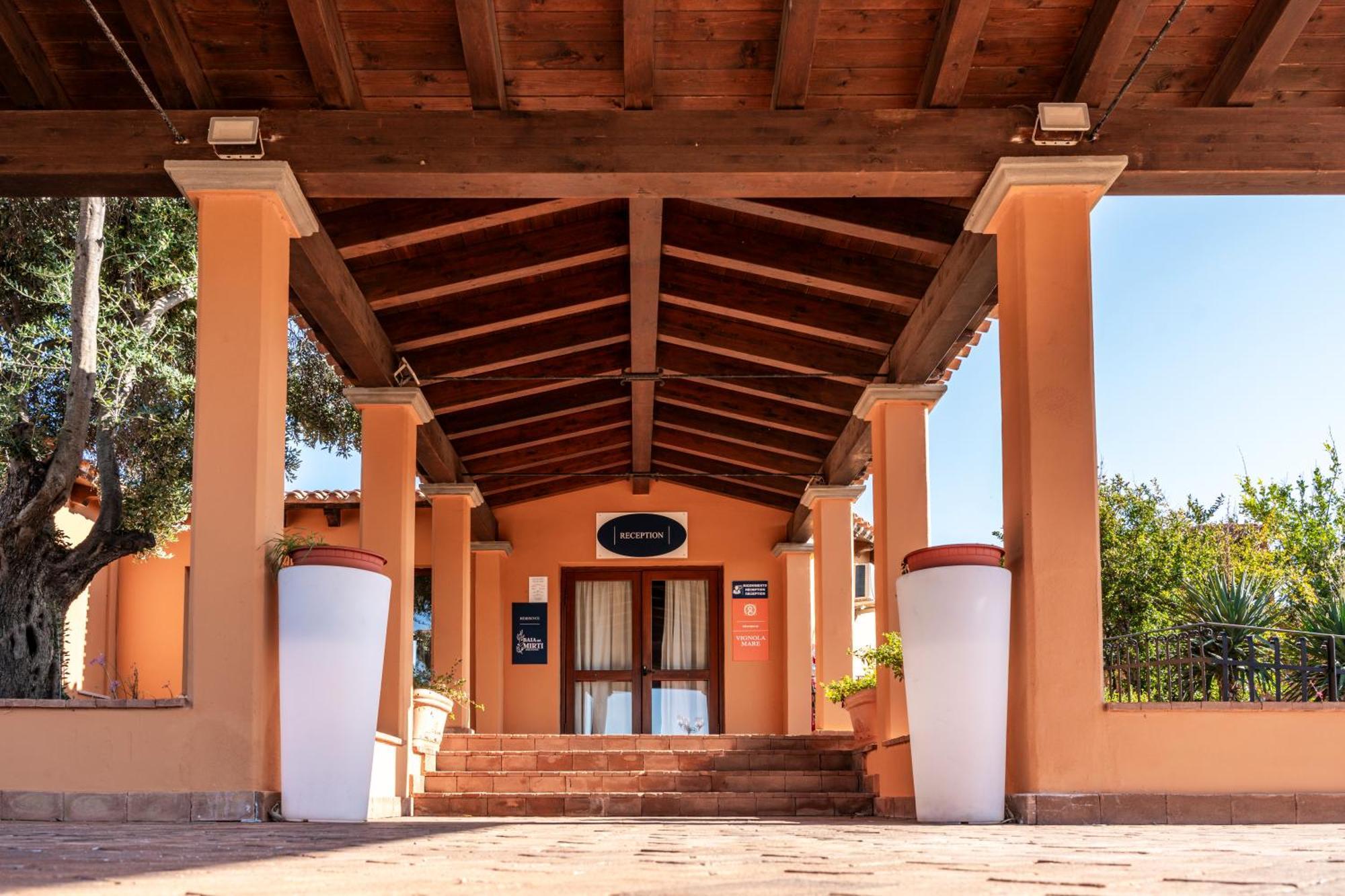 Residence Baia Dei Mirti Vignola Mare Exterior foto