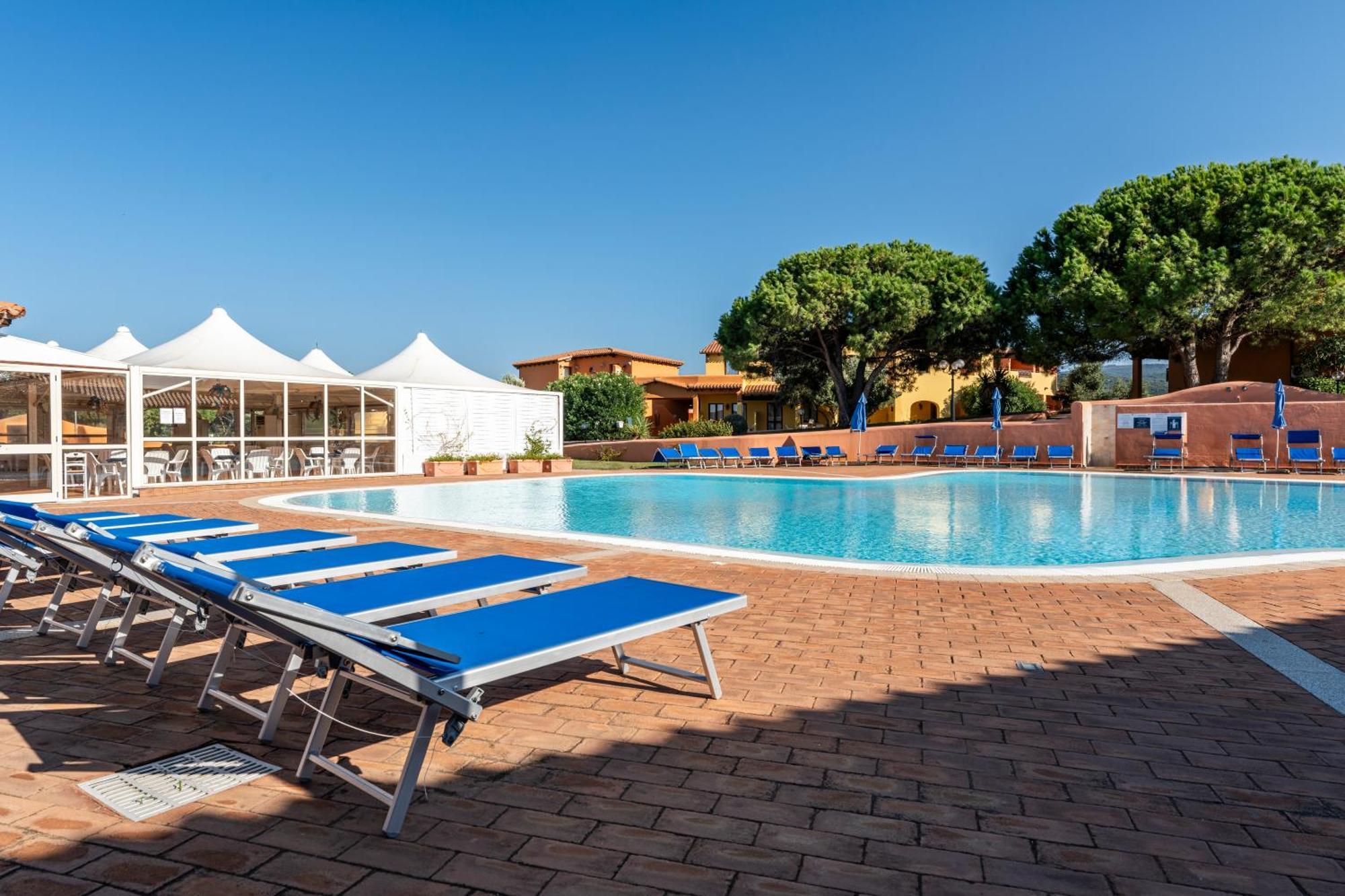 Residence Baia Dei Mirti Vignola Mare Exterior foto